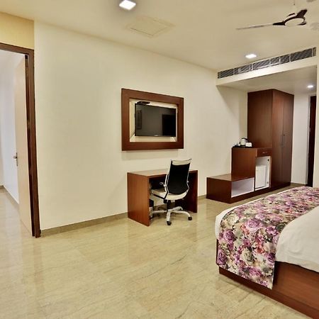 Royal Imperio Hotel Faridabad Ngoại thất bức ảnh