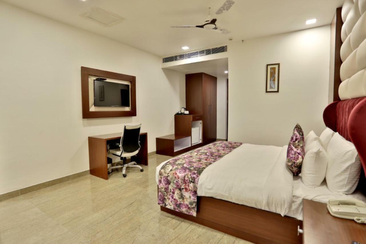 Royal Imperio Hotel Faridabad Ngoại thất bức ảnh