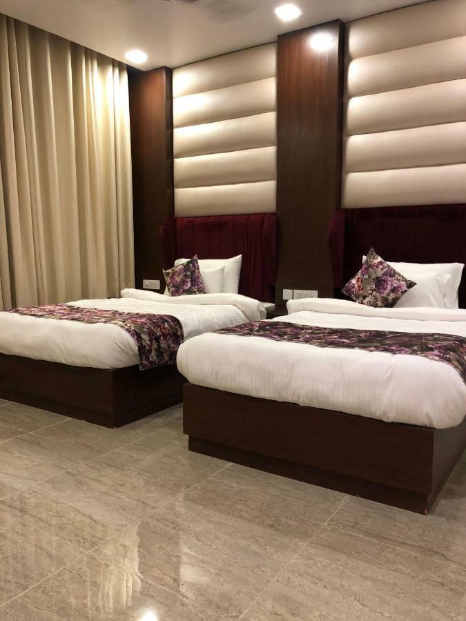 Royal Imperio Hotel Faridabad Ngoại thất bức ảnh