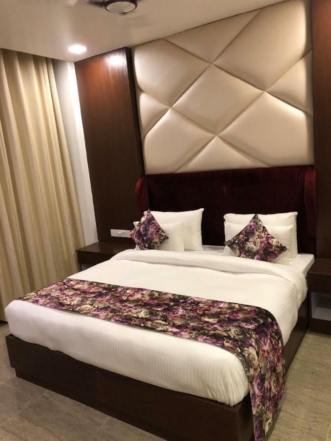 Royal Imperio Hotel Faridabad Ngoại thất bức ảnh