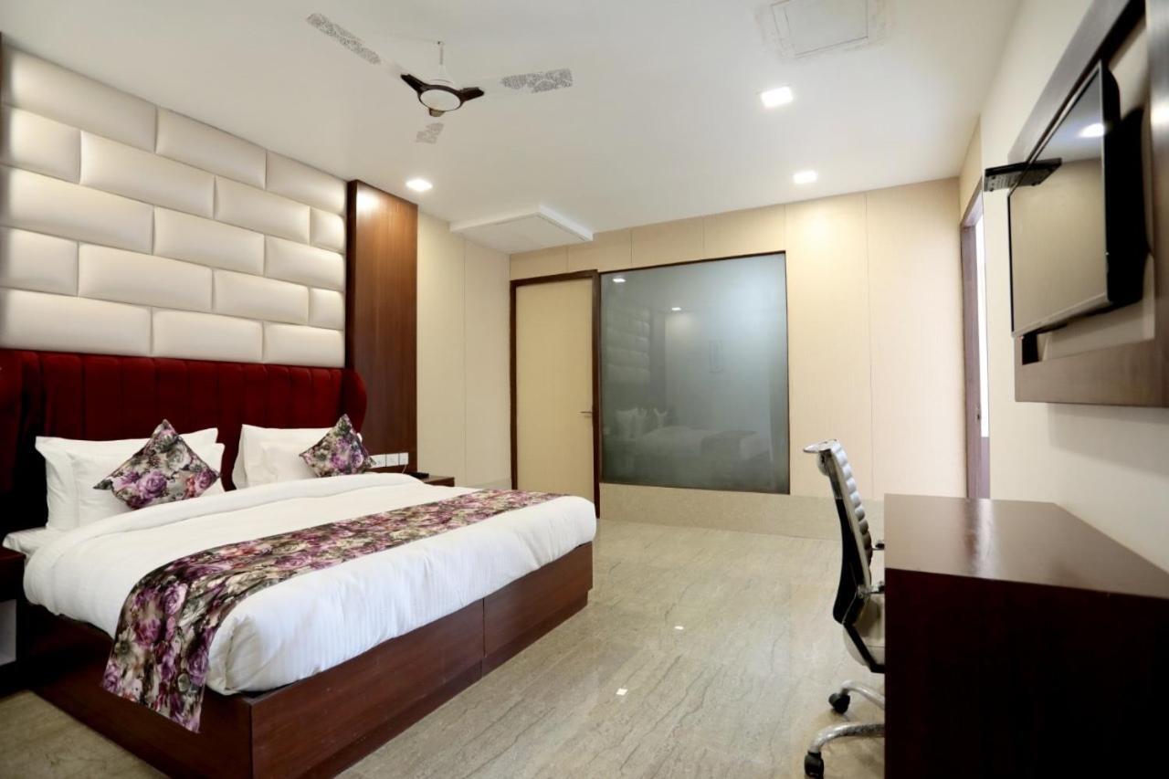 Royal Imperio Hotel Faridabad Ngoại thất bức ảnh